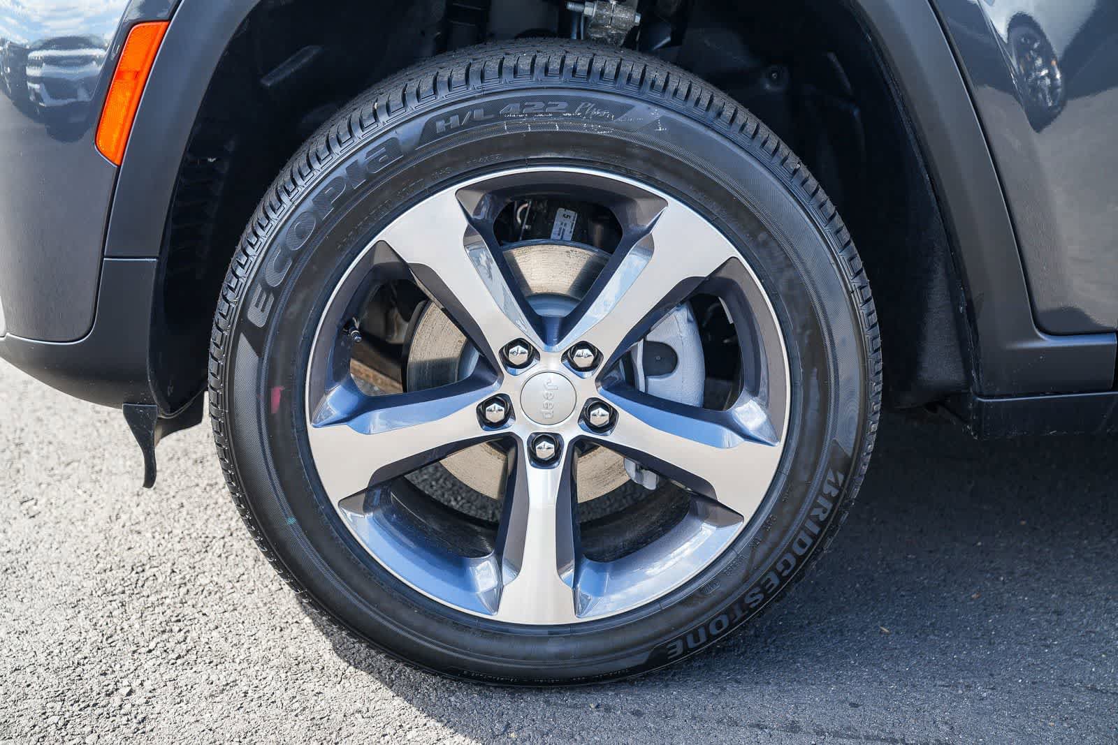 New 2026 Jeep Grand Cherokee Limited RWD image 9