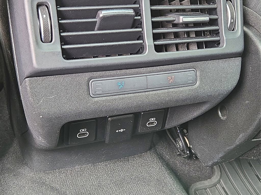 Used 2022 Land Rover Range Rover Evoque R-Dynamic S image 14