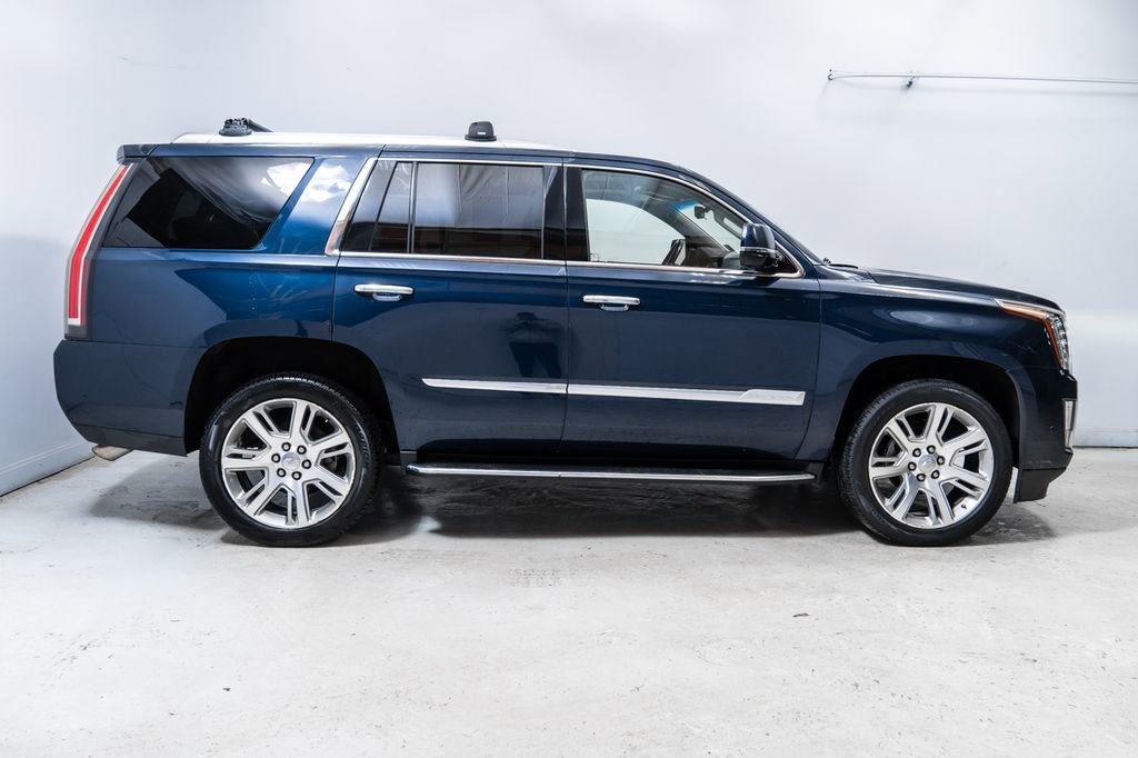 Used 2019 Cadillac Escalade Luxury AWD/4WD image 8