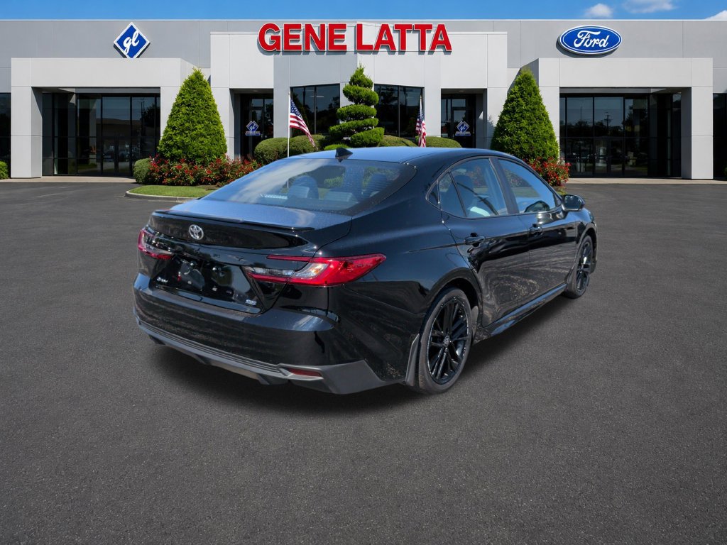 Used 2025 Toyota Camry SE w/ Convenience Package FWD image 7