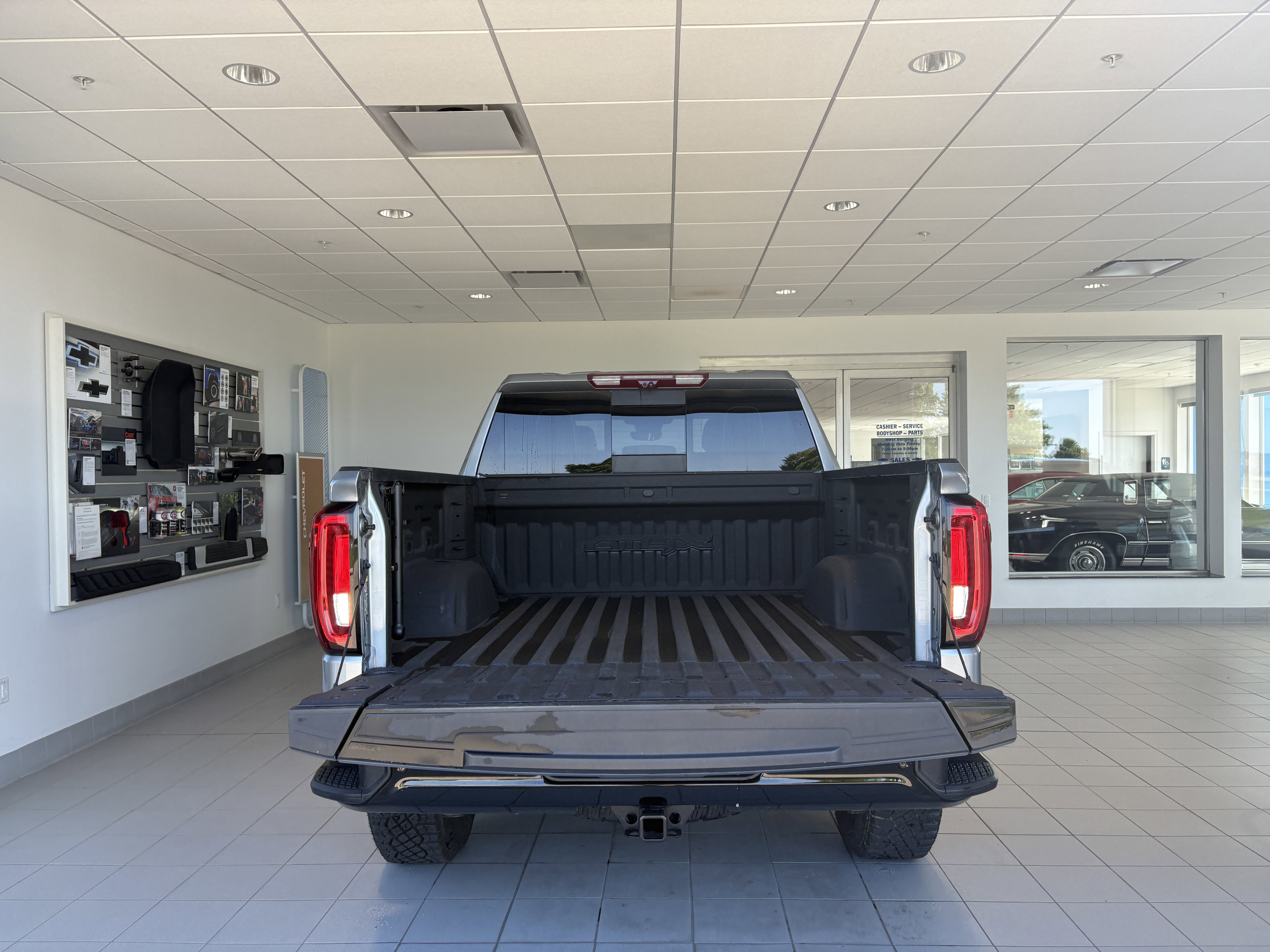 Used 2023 GMC Sierra 1500 AT4X AWD/4WD image 9