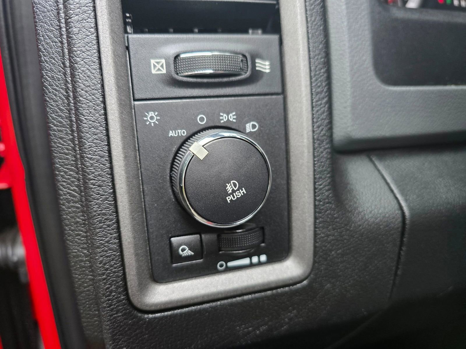 Used 2013 RAM 1500 Express image 23