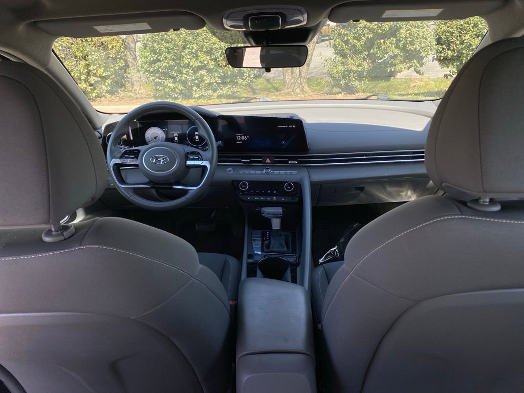 Used 2023 Hyundai Elantra SEL w/ Convenience Package image 27