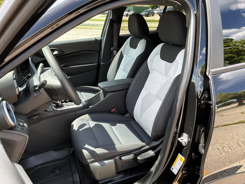 Used 2024 Chevrolet Trax LS w/ Driver Confidence Package FWD image 11