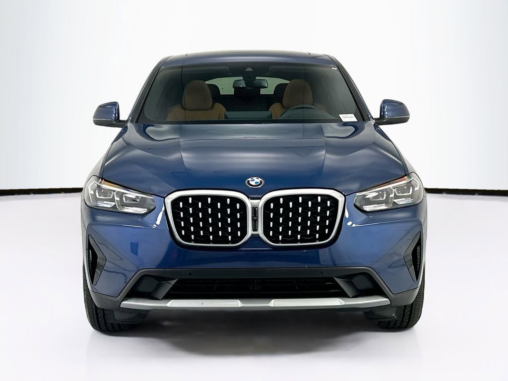 Certified 2024 BMW X4 xDrive30i w/ Premium Package AWD/4WD image 2