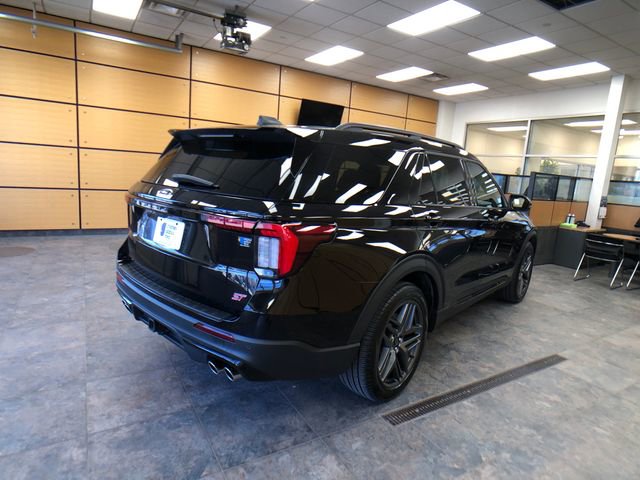 Used 2025 Ford Explorer ST image 7