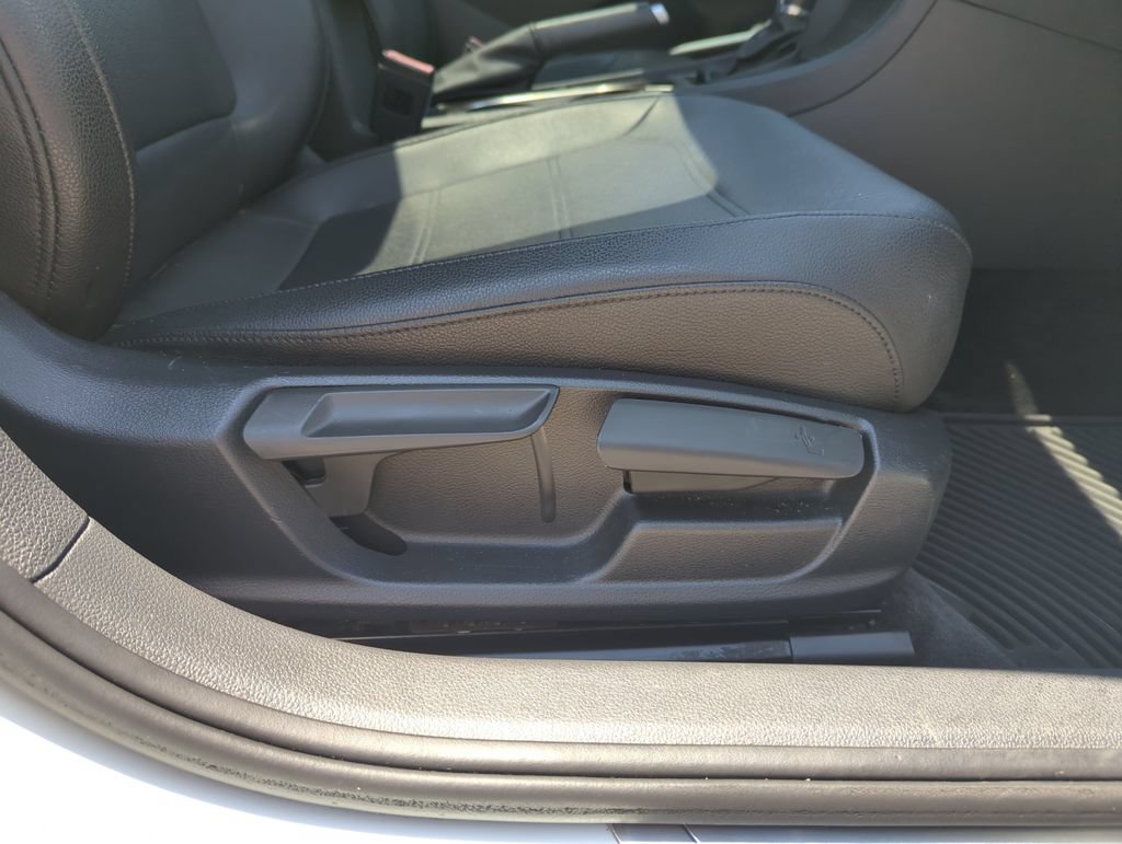 Used 2017 Volkswagen Passat 1.8T SE FWD image 38