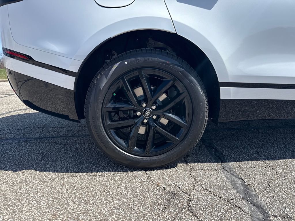 New 2026 Land Rover Range Rover Velar Dynamic SE image 25