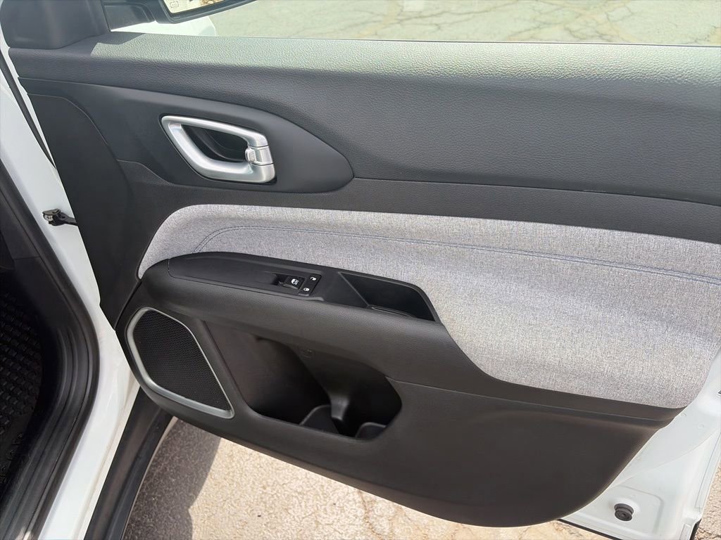 Used 2023 Jeep Compass Latitude w/ Convenience Group image 15