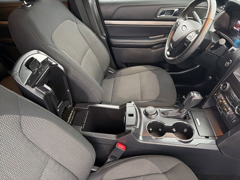 Certified 2018 Ford Explorer XLT w/ Equipment Group 201A image 34