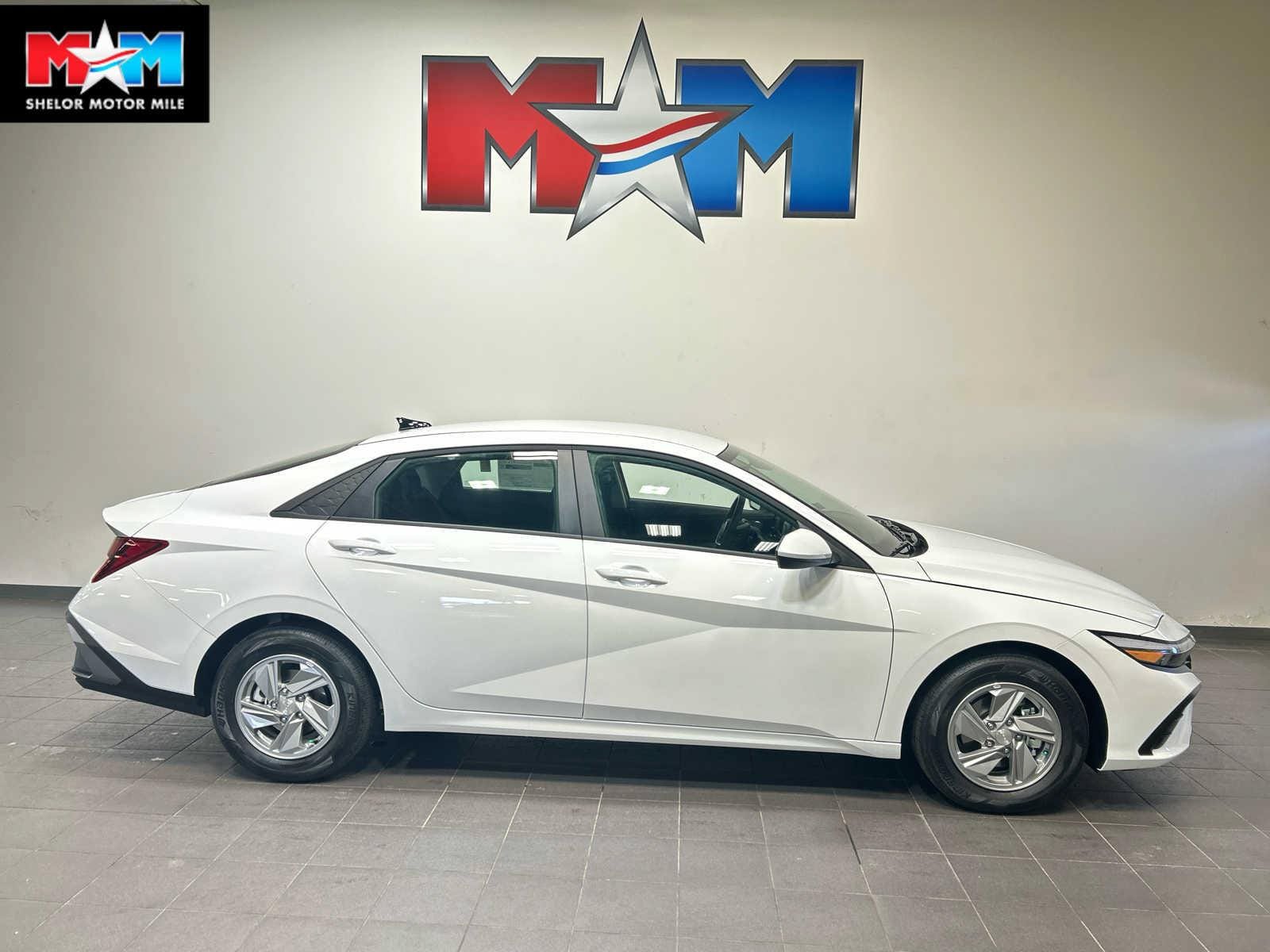 New 2026 Hyundai Elantra SE