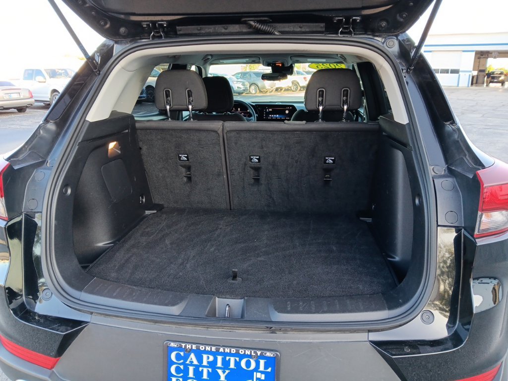 Used 2025 Chevrolet TrailBlazer LT AWD/4WD image 7