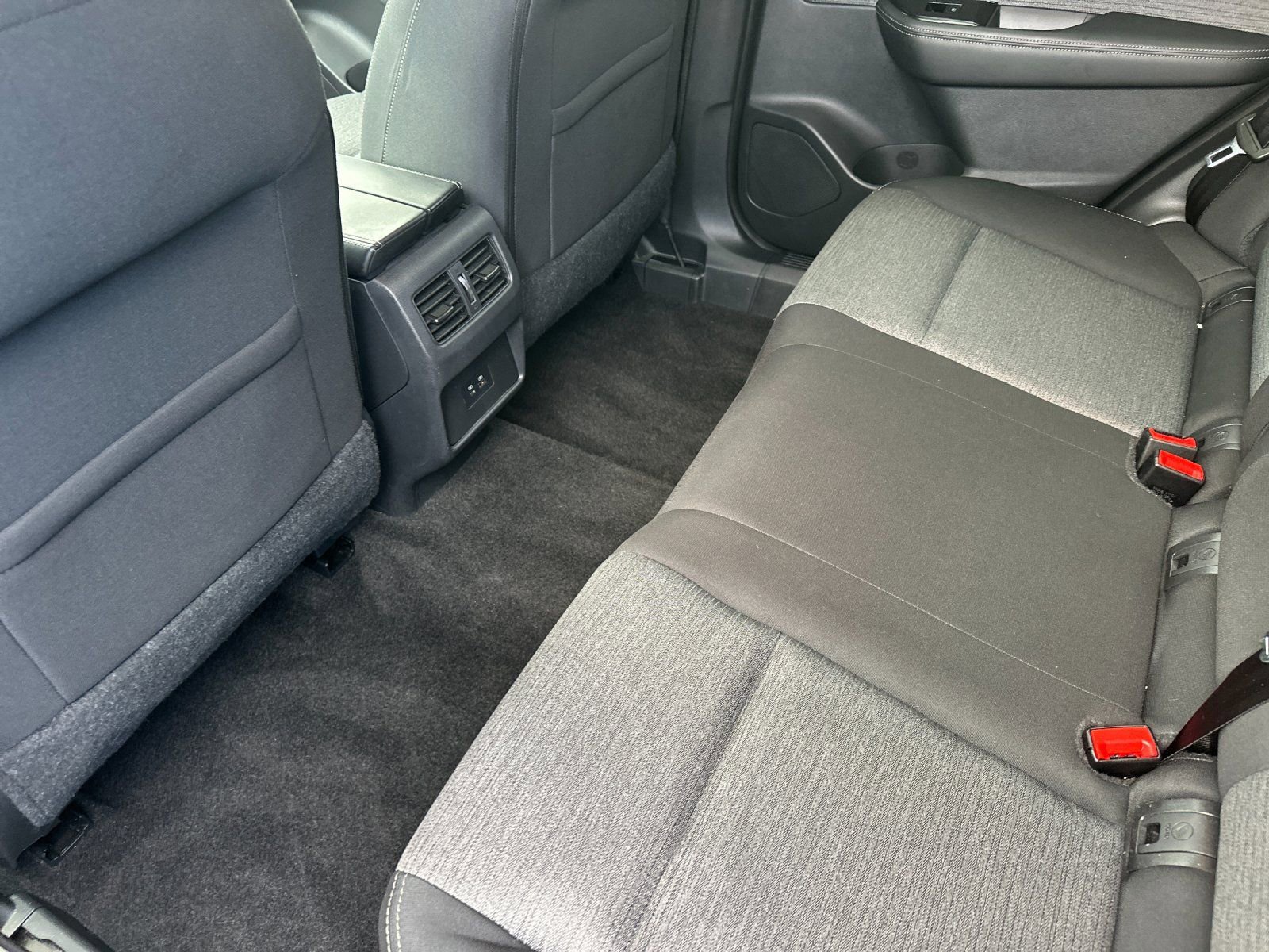 Used 2022 Nissan Rogue SV image 12