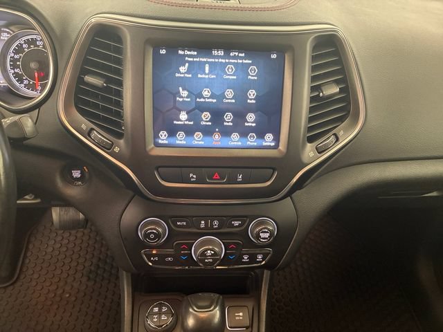 Used 2021 Jeep Cherokee Trailhawk w/ Comfort/Convenience Group AWD/4WD image 26