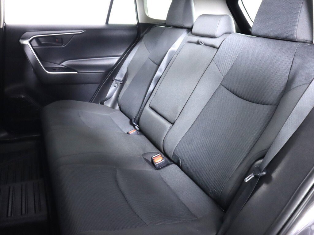Used 2021 Toyota RAV4 LE AWD/4WD image 30