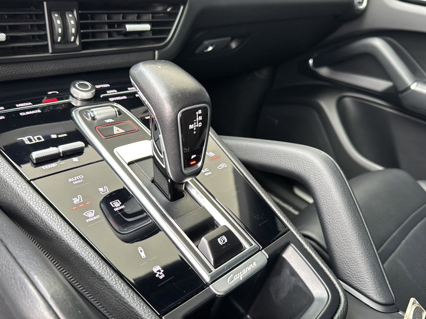 Used 2021 Porsche Cayenne Coupe image 23