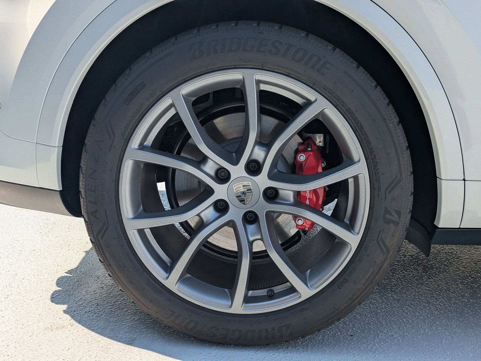 New 2025 Porsche Cayenne Turbo AWD/4WD image 27