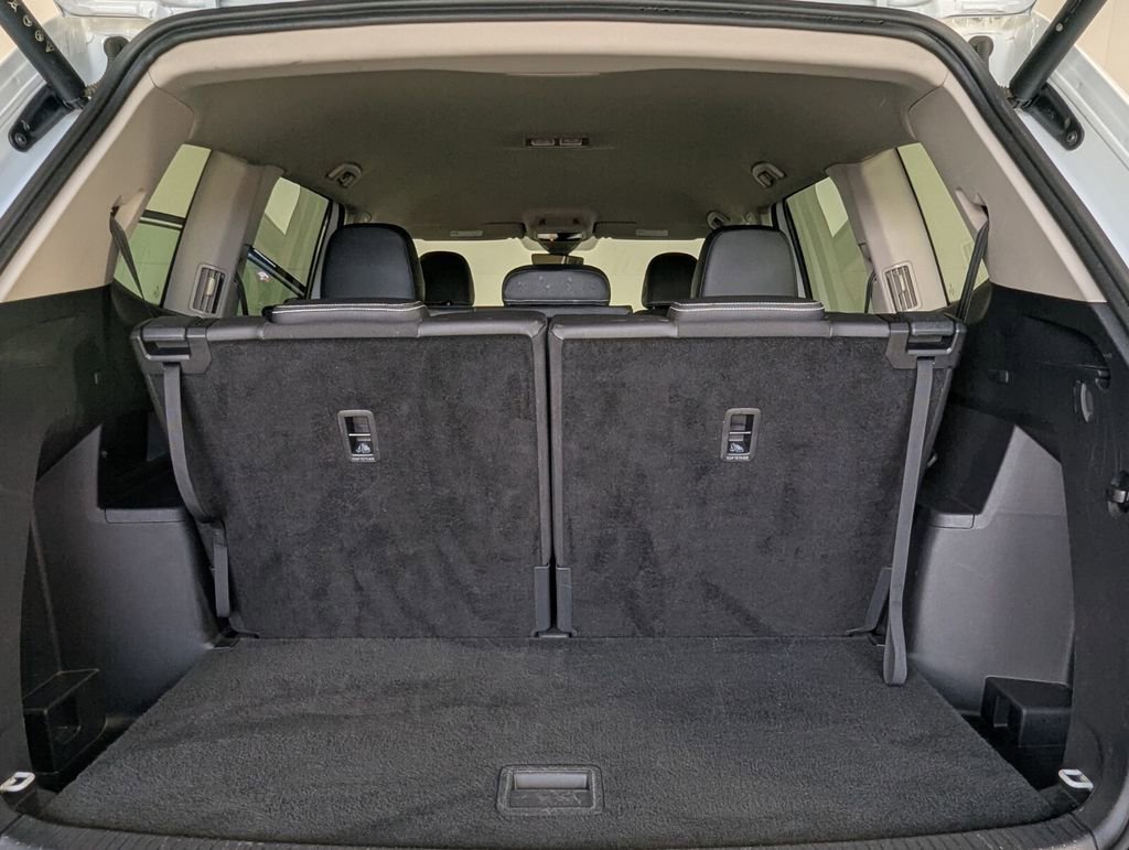 Used 2025 Volkswagen Atlas SE image 25
