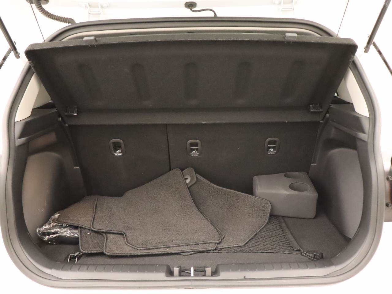 Used 2026 Hyundai Venue SEL FWD image 20