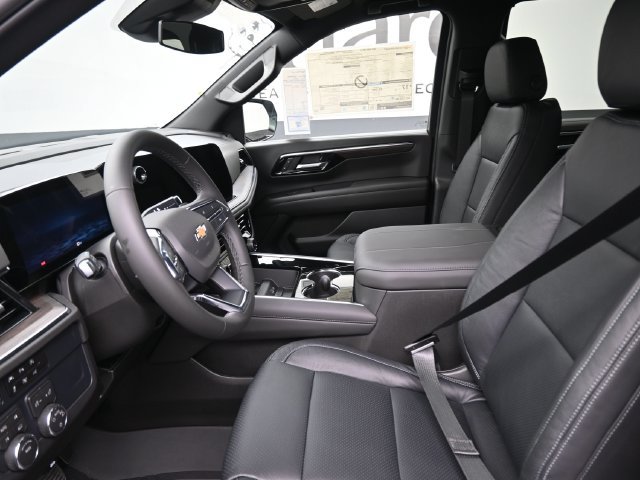 Used 2025 Chevrolet Tahoe LS AWD/4WD image 8