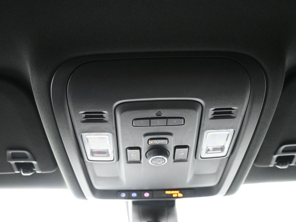 Used 2022 Chevrolet Tahoe RST w/ Luxury Package image 18