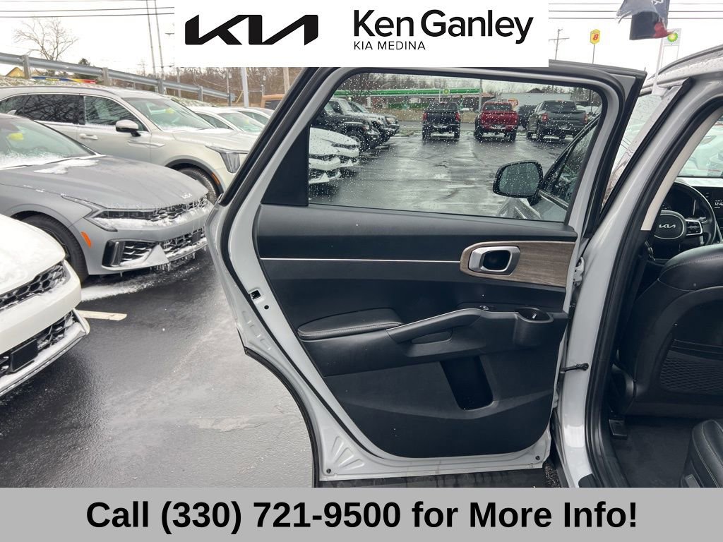 Certified 2022 Kia Sorento EX w/ Panoramic Sunroof Package image 47