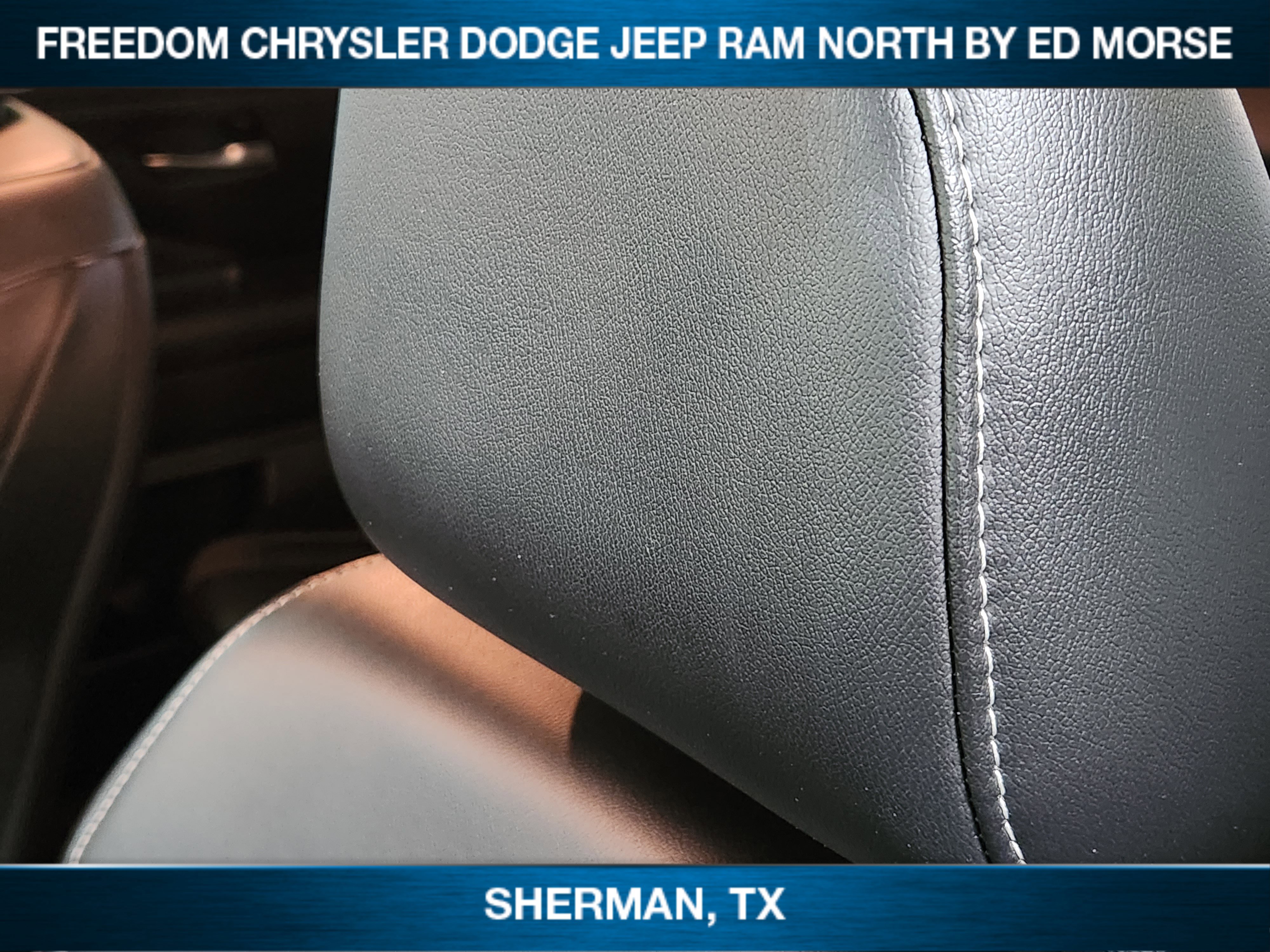 Used 2023 Nissan Pathfinder SL w/ Black Appearance Package FWD image 10