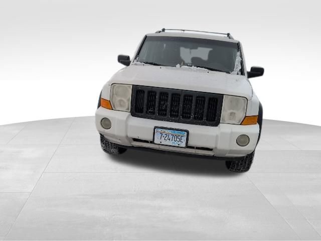 Used 2008 Jeep Commander Sport image 2