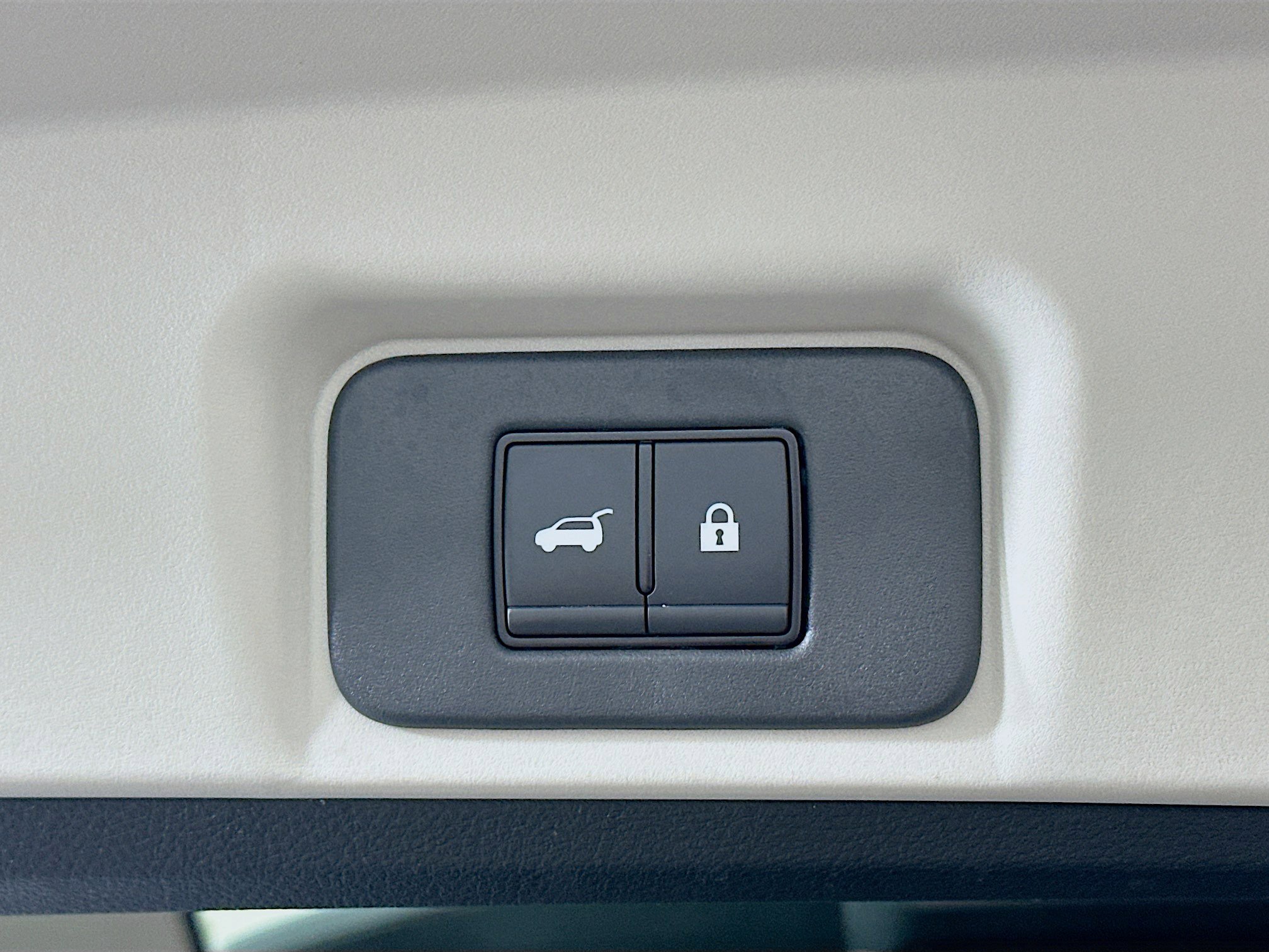 Used 2023 Nissan Ariya FWD image 31
