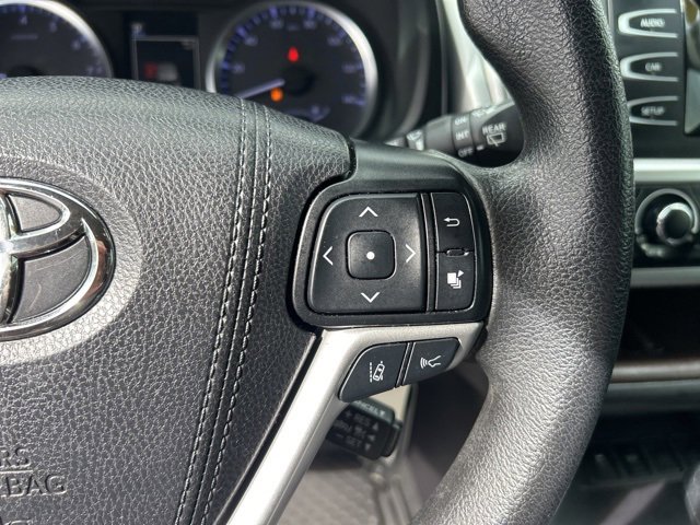 Used 2019 Toyota Highlander LE image 22