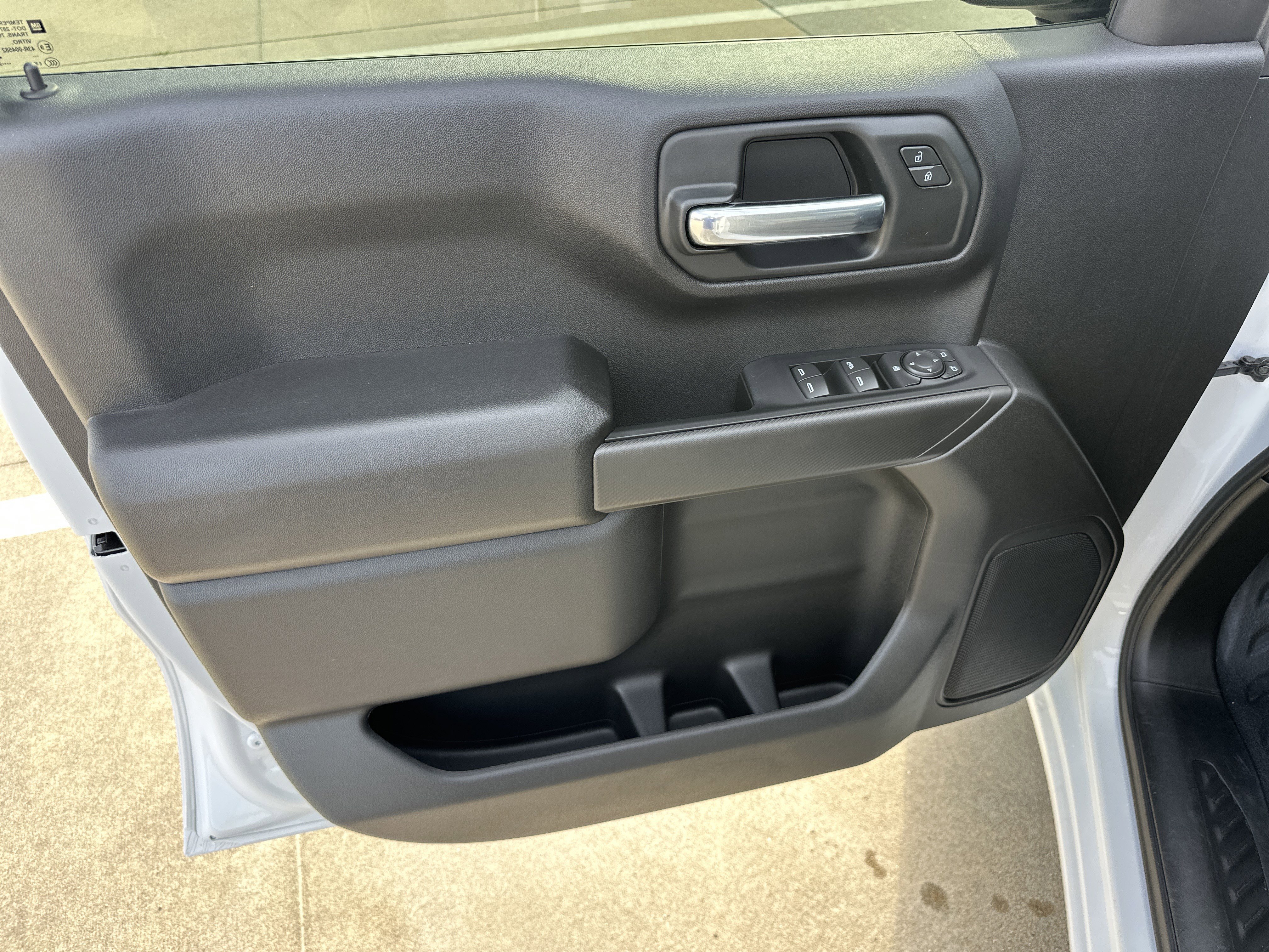 Certified 2025 GMC Sierra 1500 Pro w/ Pro Value Package image 11