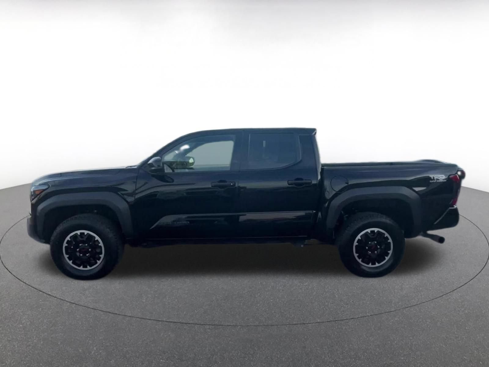 Used 2025 Toyota Tacoma TRD Off-Road AWD/4WD image 8