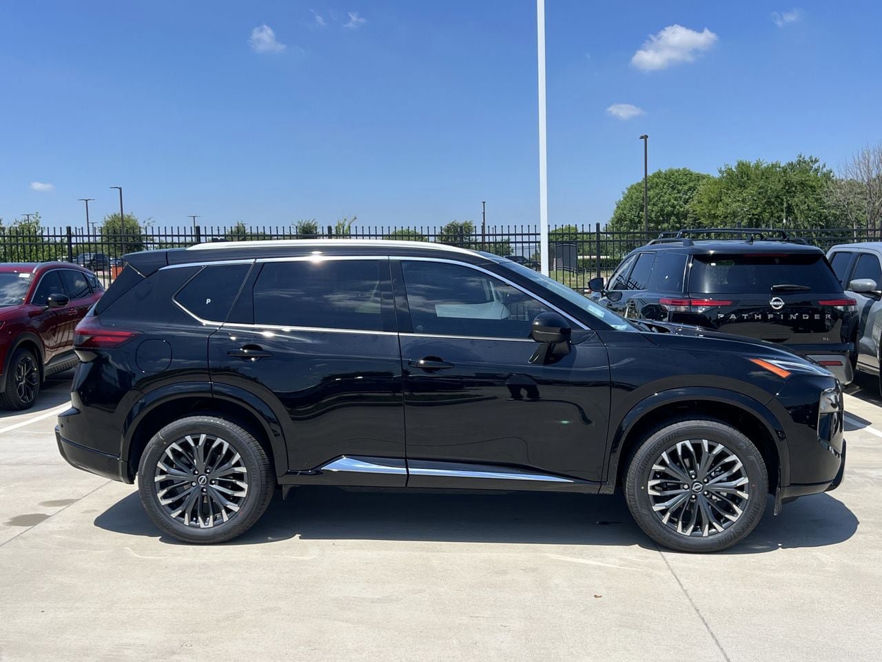 New 2026 Nissan Rogue Platinum AWD/4WD image 3