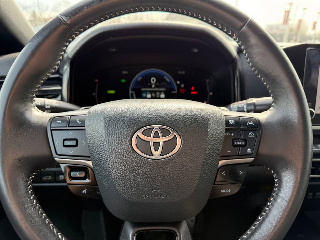 Certified 2025 Toyota Camry SE FWD image 30