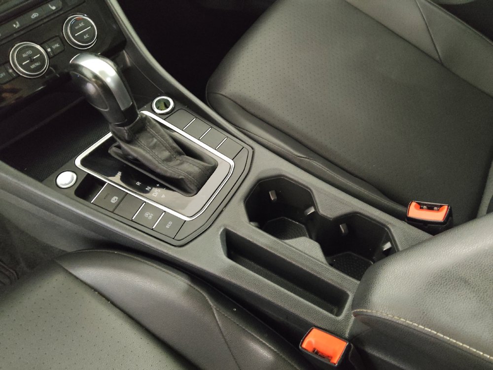 Used 2020 Volkswagen Jetta SE FWD image 26