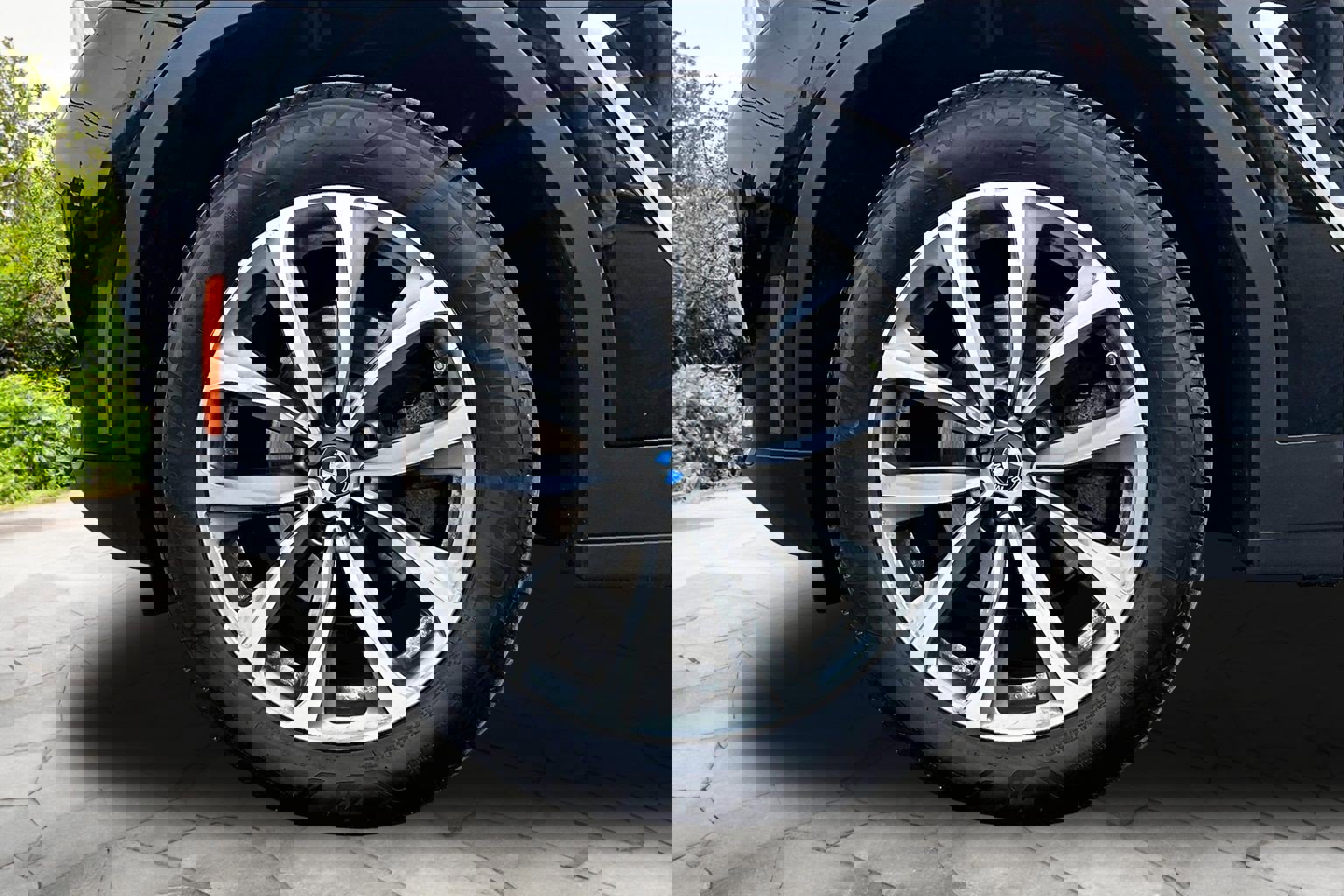 Used 2019 BMW X3 xDrive30i w/ Driving Assistance Package image 9