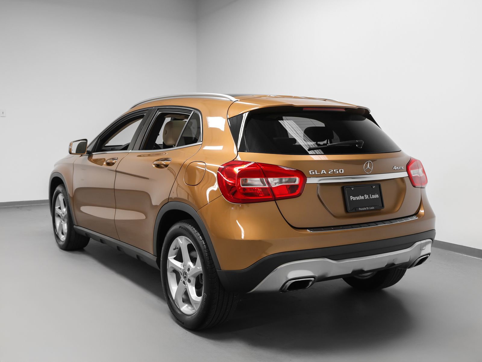 Used 2018 Mercedes-Benz GLA 250 4MATIC image 3