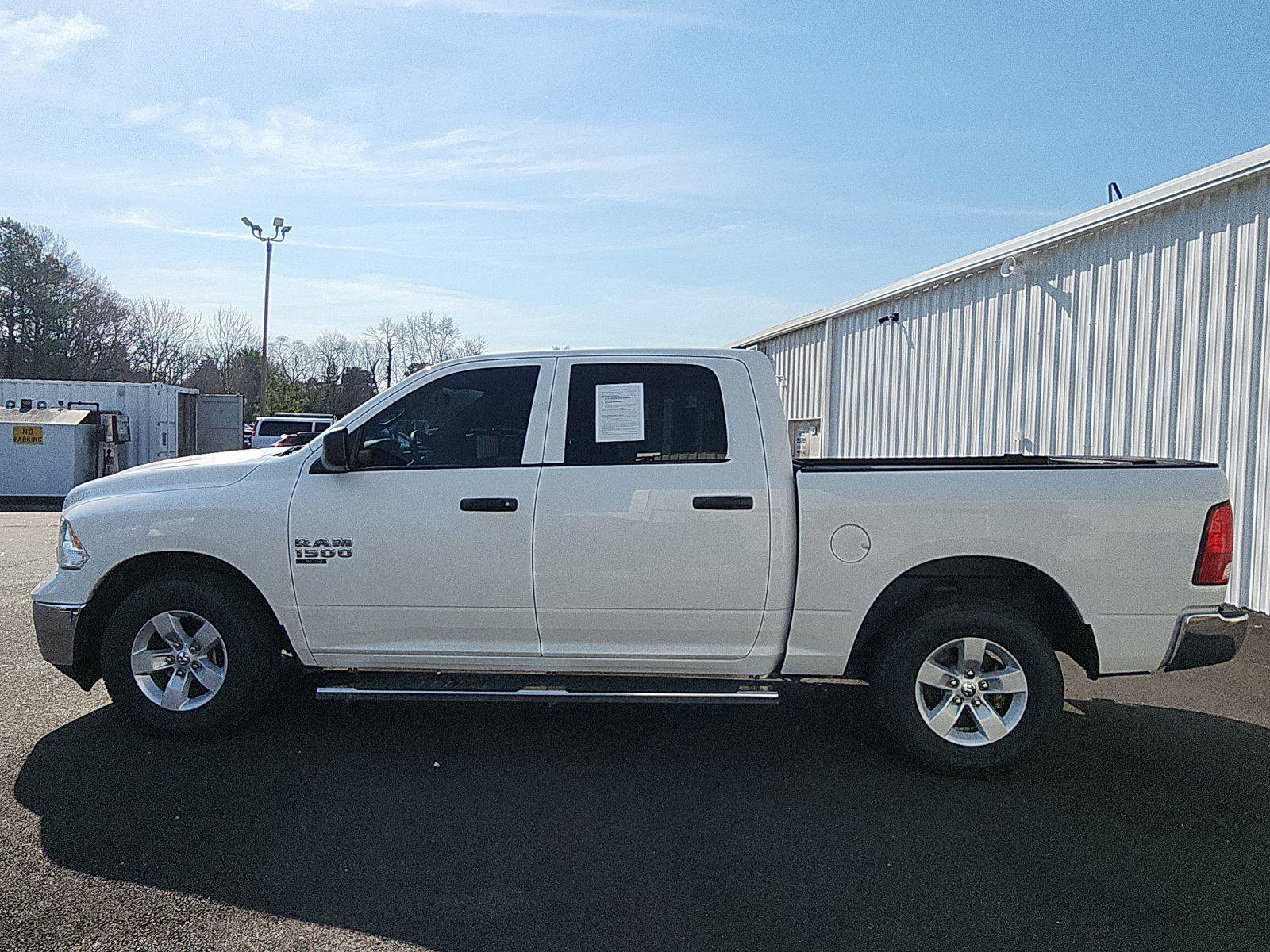 Used 2022 RAM 1500 Classic SLT image 2