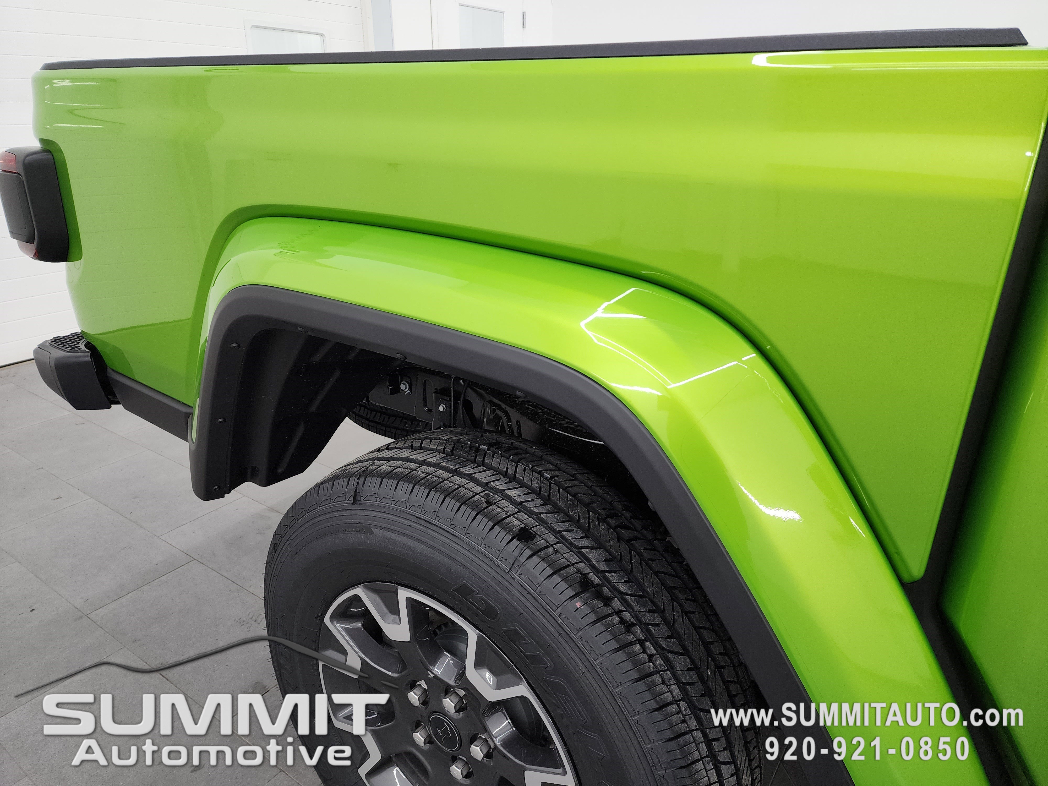 New 2026 Jeep Gladiator Sahara image 25