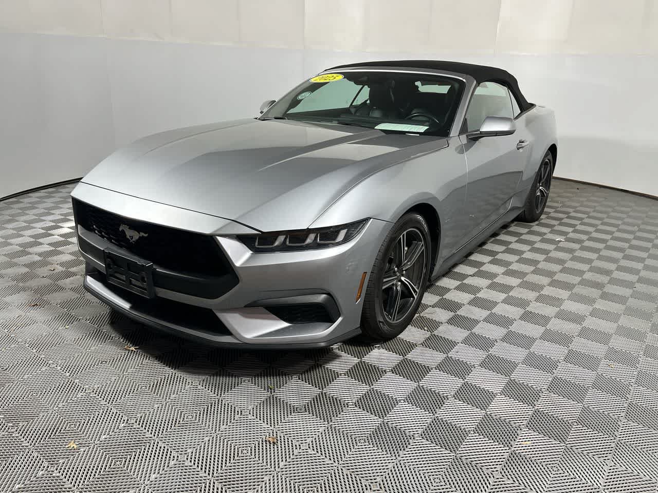 Used 2025 Ford Mustang Premium RWD image 4