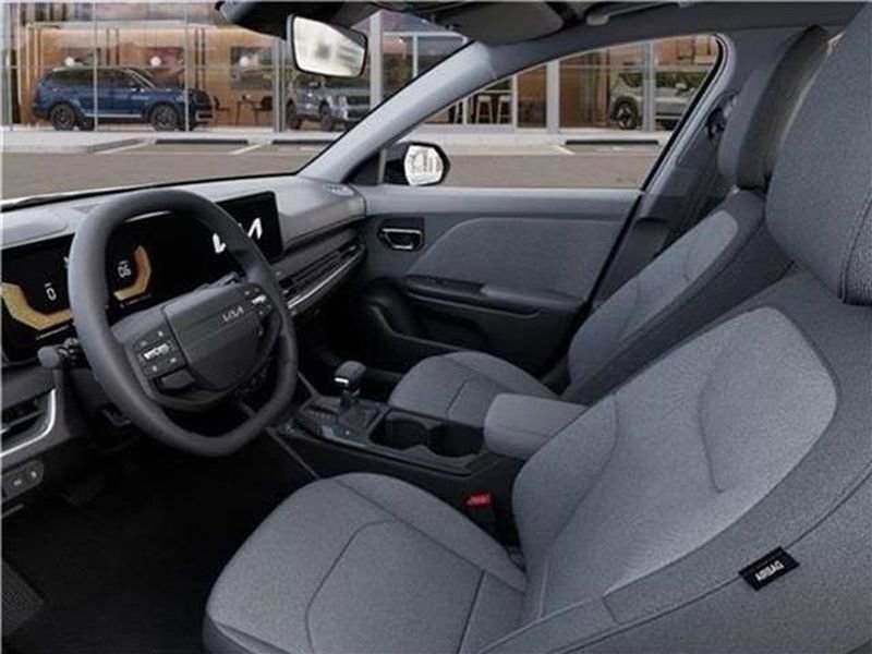 New 2025 Kia K4 LX image 44