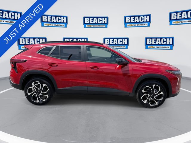 New 2026 Chevrolet Trax RS w/ Sunroof Package FWD image 9