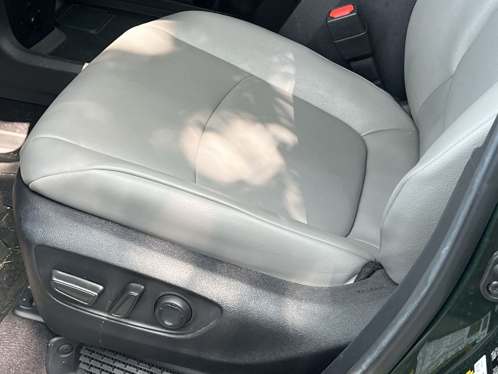 Used 2025 Toyota Sienna XLE AWD/4WD image 12