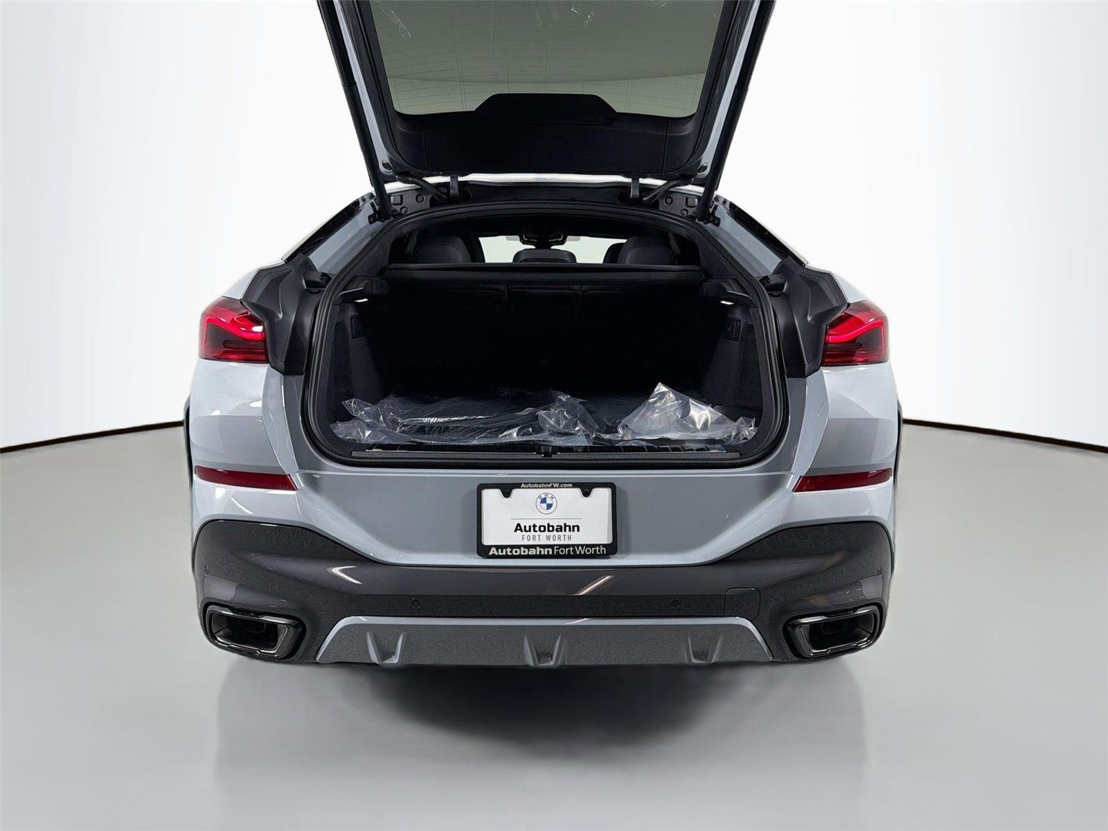 New 2026 BMW X6 xDrive40i w/ Climate Comfort Package image 26