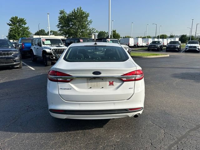 Used 2017 Ford Fusion SE w/ Fusion SE Technology Package FWD image 12