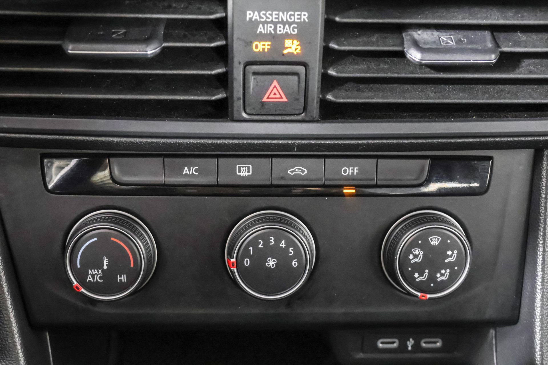 Used 2023 Volkswagen Jetta Sport image 29