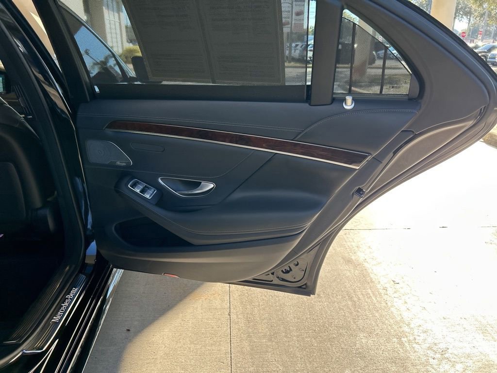 Used 2019 Mercedes-Benz S 560e image 35