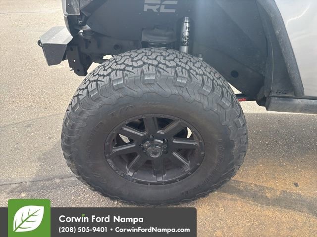 Used 2018 Jeep Wrangler Unlimited Rubicon w/ Connectivity Group image 11