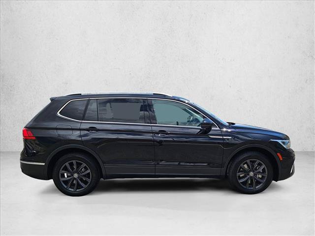 Certified 2022 Volkswagen Tiguan SE w/ Panoramic Sunroof Package FWD image 4