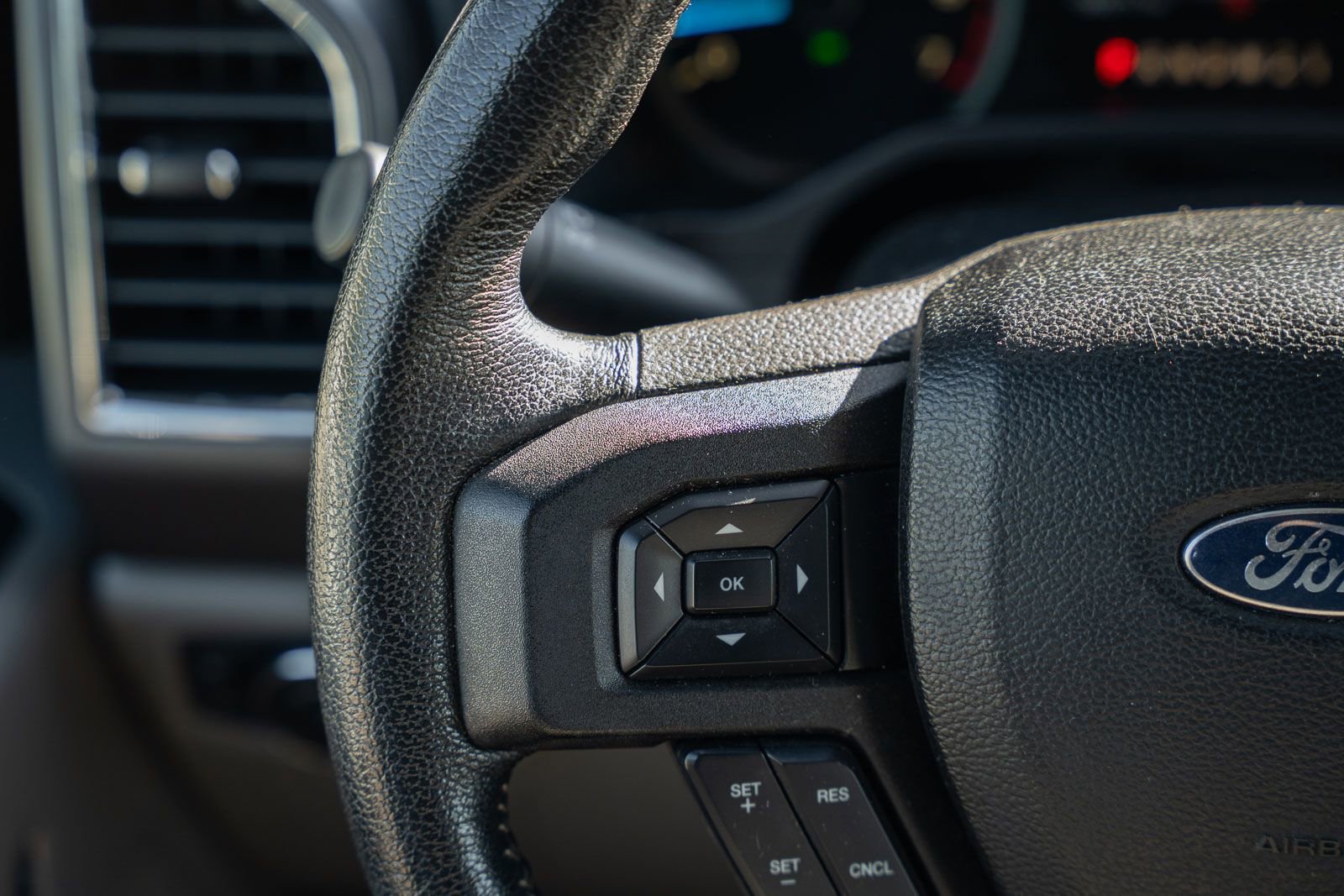 Used 2015 Ford F150 XLT w/ Equipment Group 301A Mid AWD/4WD image 28